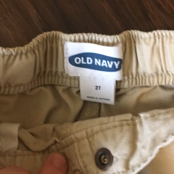 Khaki adjustable toddler shorts - Picture 3 of 4